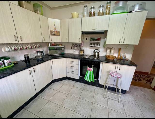 5 BEDROOM HOUSE FOR SALE IN DAN PIENAARVILLE